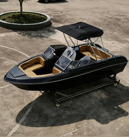 AquaJet 20ft Boat with 140 HP