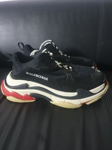 balenciaga triple s