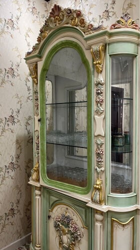 very nice cabinet and buffet table 