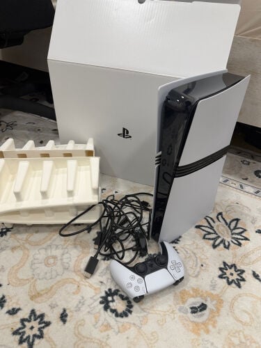 PS5 pro still new warranty 1 year 