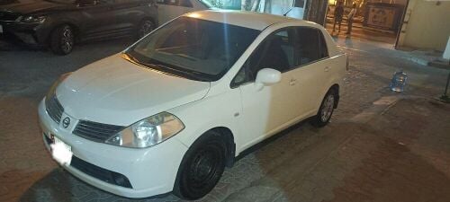نيسان تيدا للبيع مع استمارة