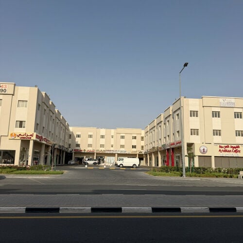 للبيع سوق تجاري موجر 