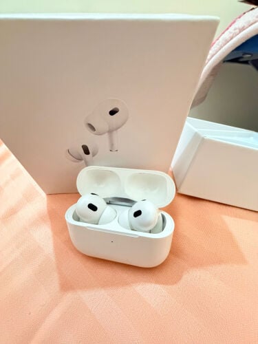 Apple AirPods Pro (2nd Generation)
