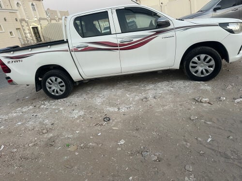 للبيع هايلكس وكاله مكينه 2700كبير