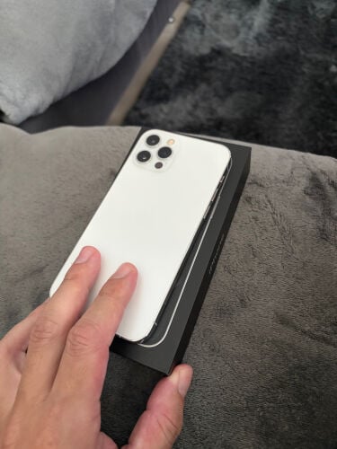 iPhone 12 Pro 76% battery 