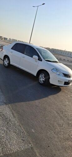 nissan tida 2011