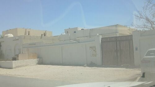 للبيع بيت شعبي  الغرافه خلف الولو