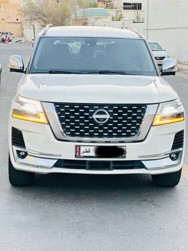 نيسان 