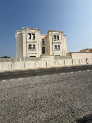 للبيع فيلا شبه قصر في حزم المرخية