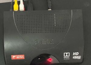 TV, Airtel box, Antenna