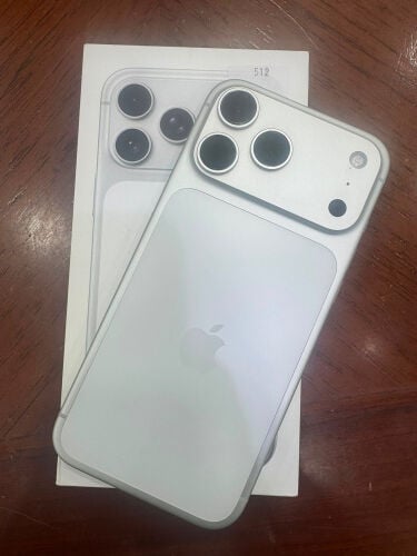 iPhone 17 pro max 