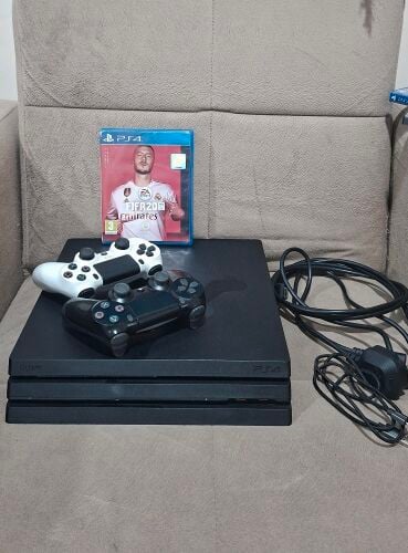 Ps4 Pro in excellent condition