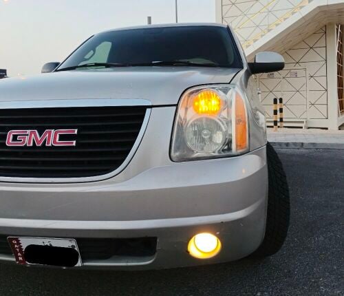 GMC YUKON (perfect)