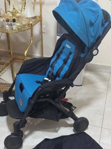 عربة أطفال للسفر بالطائرة