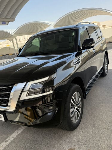 نيسان باترول اس اي ٢٠٢١  اسود 
