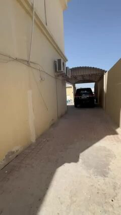 للإيجار غرفة صالة الدحيل مع حوش