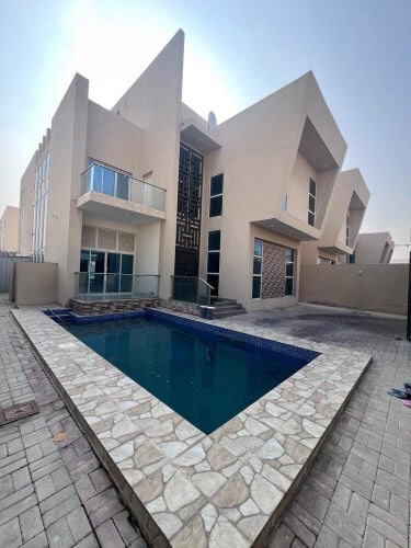 للبيع فيلا بالمشاف بسعر ممتاز