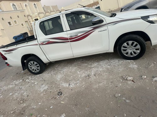 للبيع هايلكس مكينه كبير 2700وكاله