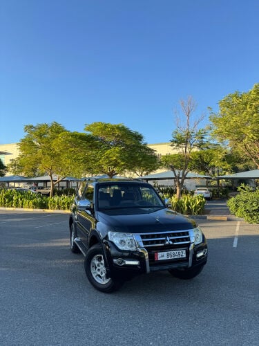 Mitsubishi Pajero Full-Options