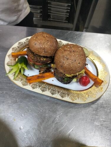 I need a chef to cook Gulf food