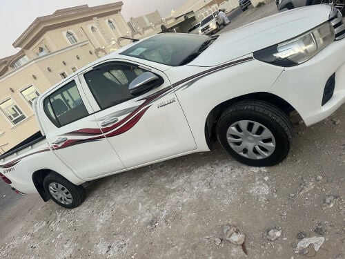 للبيع هايلكس موديل 2020 مكينه2700