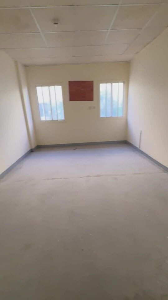 105 rooms for rent in industrial 