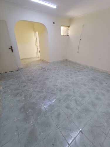 للإيجار بالريان غرفتين وصاله شامل