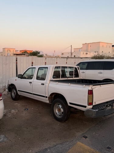 نيسان للبيع