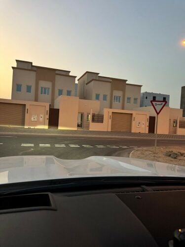 للبيع او الاجار فيلا  الذخيره