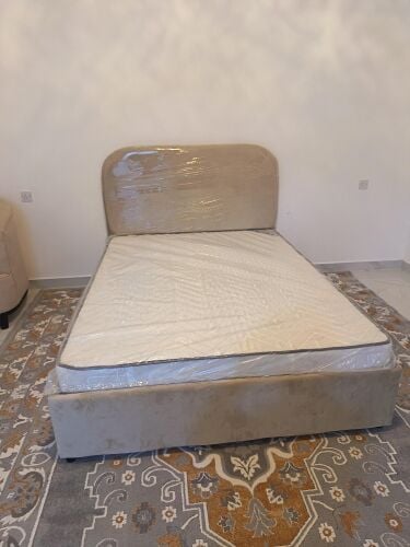 مرتبة سرير جديدة متوفرة للبيع