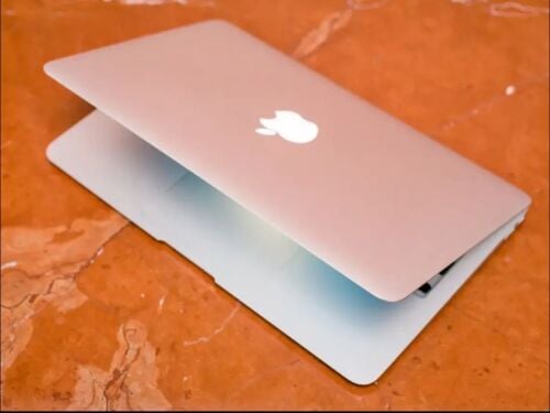 i7 MacBook Air only 999 Qr