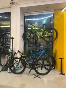 SPECIALIZED TARMAC ROAD BIKE