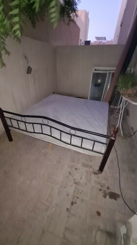 King Size Bed & Medical Mattress
