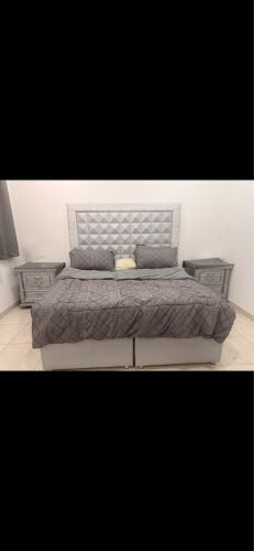 سرير مع اربعه مخازن 