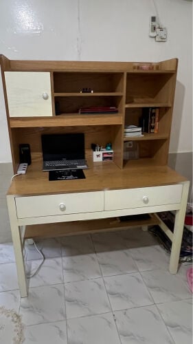 طاولة