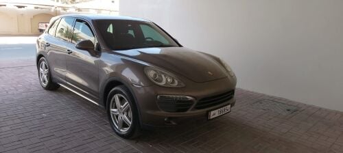 V8  2012  cayyene S