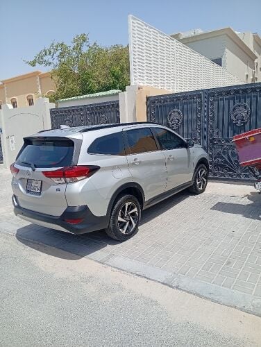 سائق خاص متوفر
