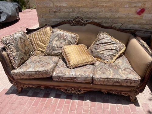 ‏FREE SOFA 