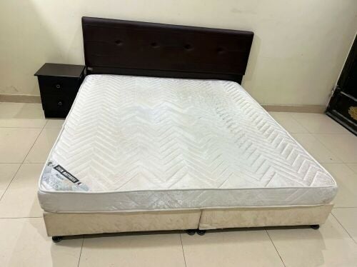 American type King size bed
