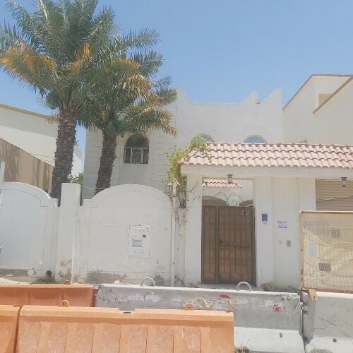 للايجارفيلا بالمشاف ع الاسكان