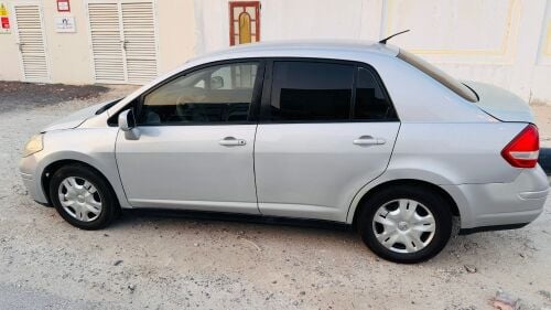 NISSAN TIIDA 2012