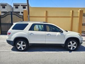 GMC Acadia 2011 Well-Maintained