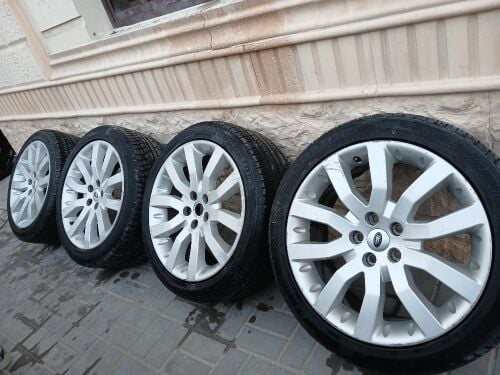 Range rover rims size 20