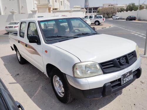 Nissan pikup2012 )30394117