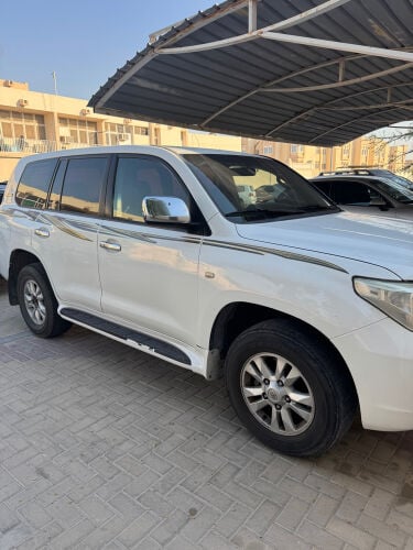Land Cruiser gxr 2010 urgent sale