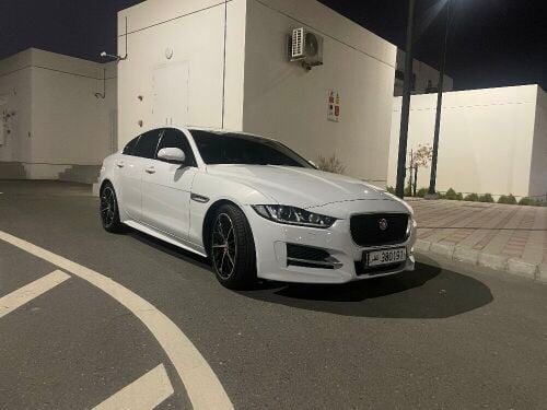 جاجوار اكس اي