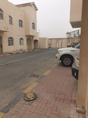 للإيجار فيلتين داخل مجمع ازغوي