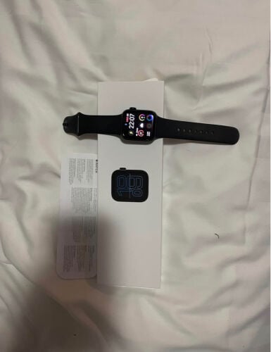 Apple SE 40mm Like New