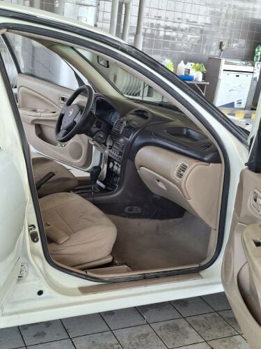Nissan sunny 2010