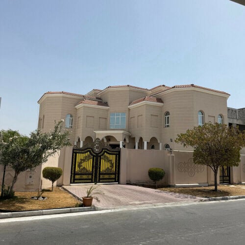 للايجار فيلا الدفنه القطيفيه 